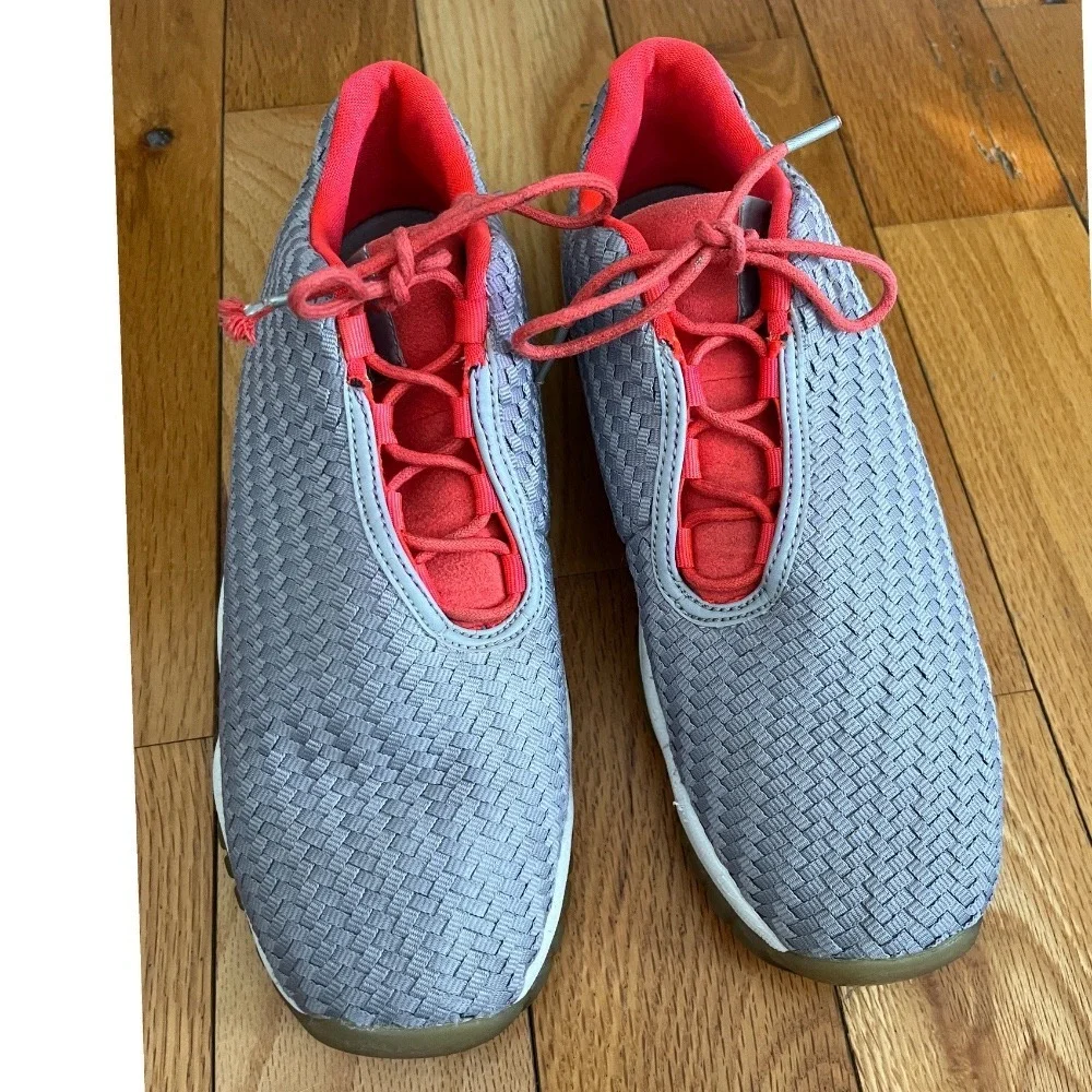 Air Jordan Future Low Wolf Grey/White/Infrared Big Kids‎ Size 7